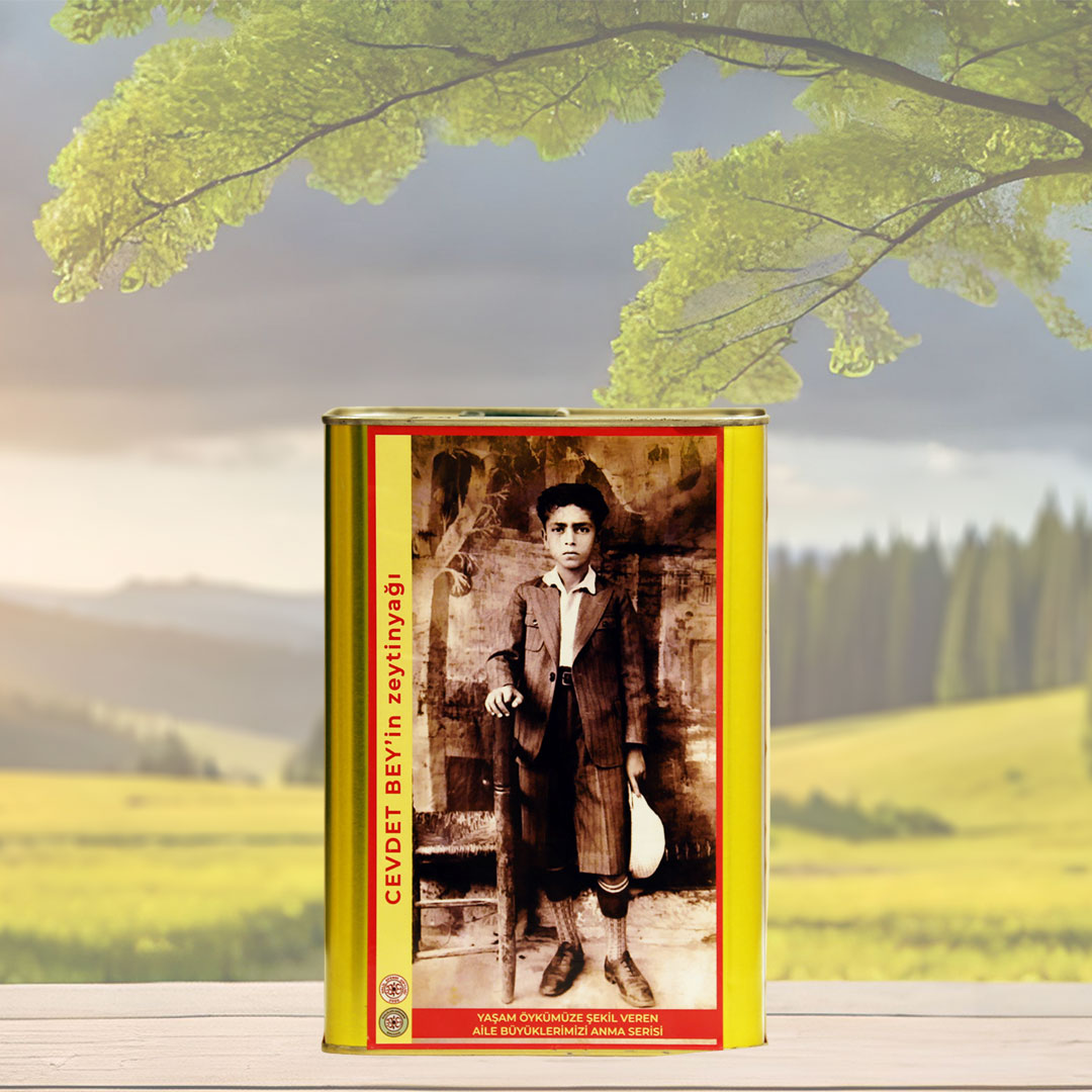 3-lt-vitrin-önFOTOLARI Aile Büyüklerimiz Anı Serisi – Cevdet Bey’in 3 LT - Görsel 1